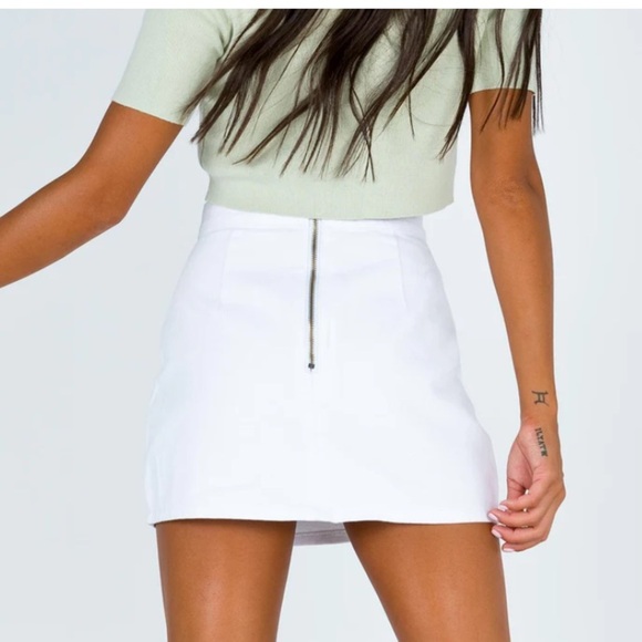 Lioness white Lola skirt. Size small. NWOT’s. - Picture 2 of 11